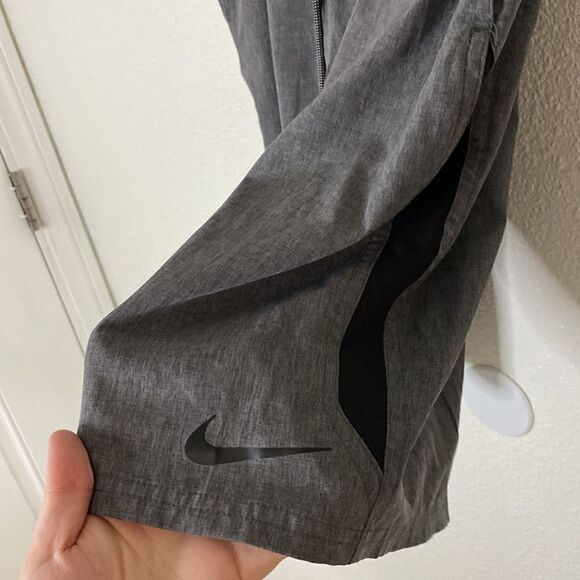 Nike- Grey basketball shorts- Size XL - Picture 3 of 6